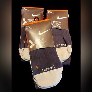 Set of 3 pair Men’s Nike Fit Dry Soccer Socks NWT